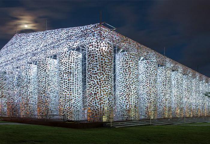 Luar Biasa, Parthenon Ini Dibangun Menggunakan 100.000 Buku-buku Terlarang!